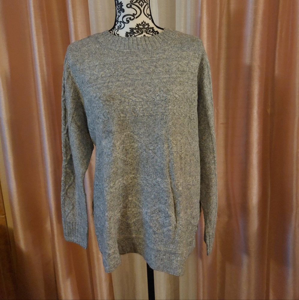 Sweater gray